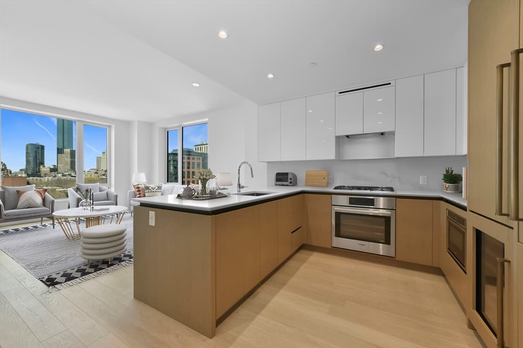 380 Harrison #1013