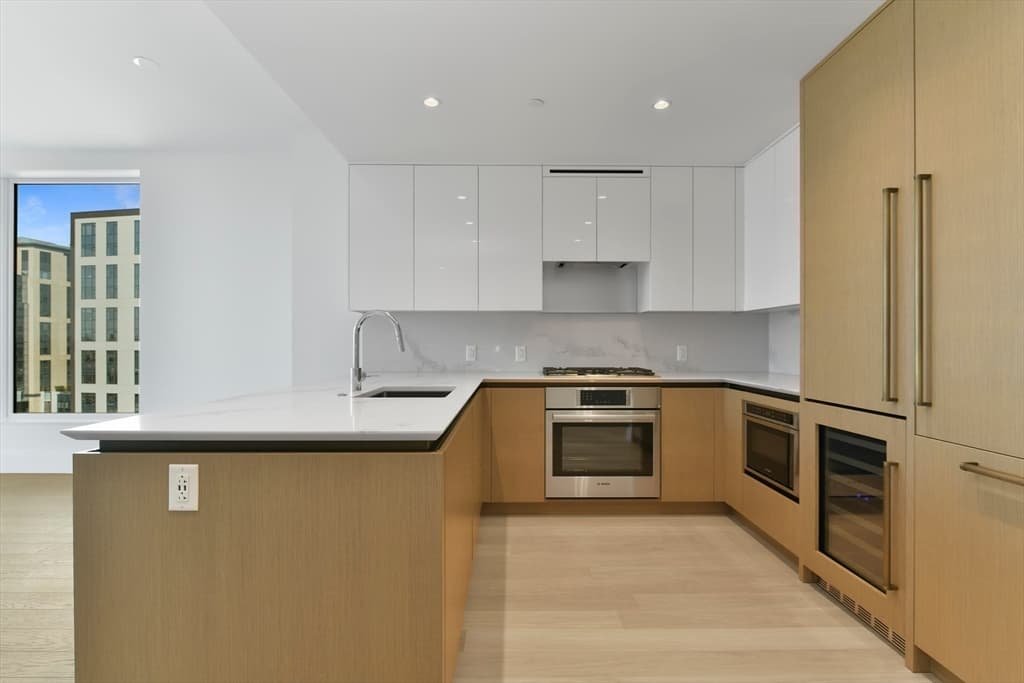 380 Harrison #1013 photo 5