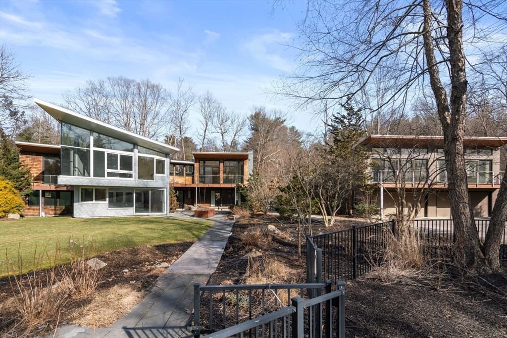 482 Glen Road