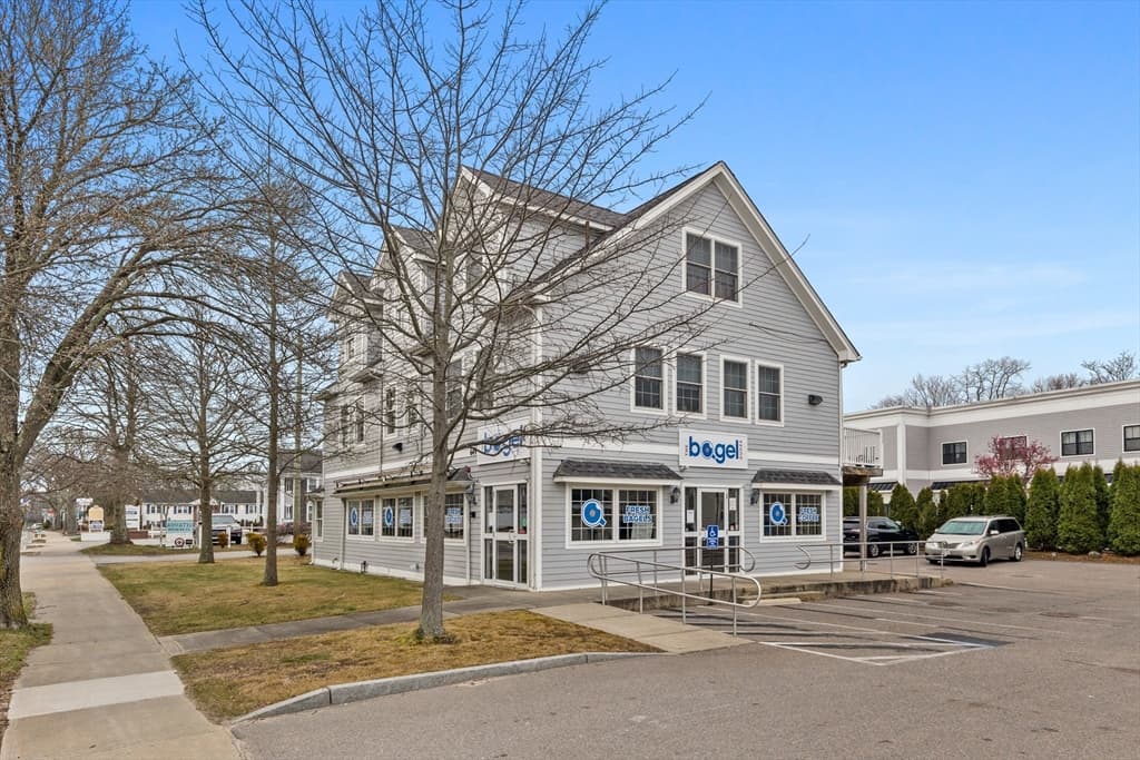 649 Main St