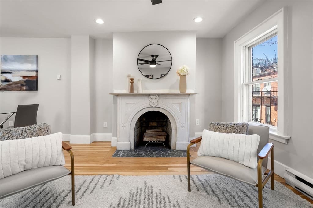 19 Gray St photo 3