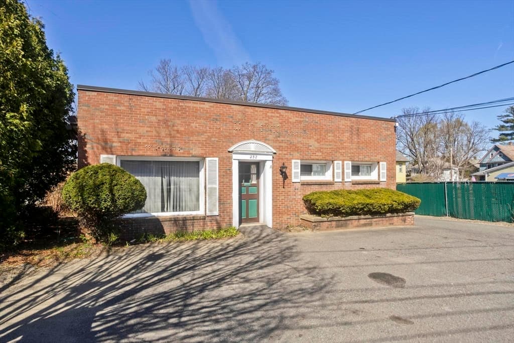 252 Federal St photo 2