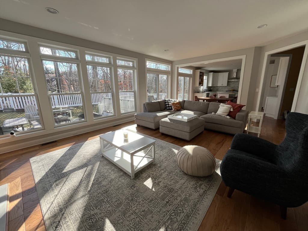 17 Woodlot Dr photo 2