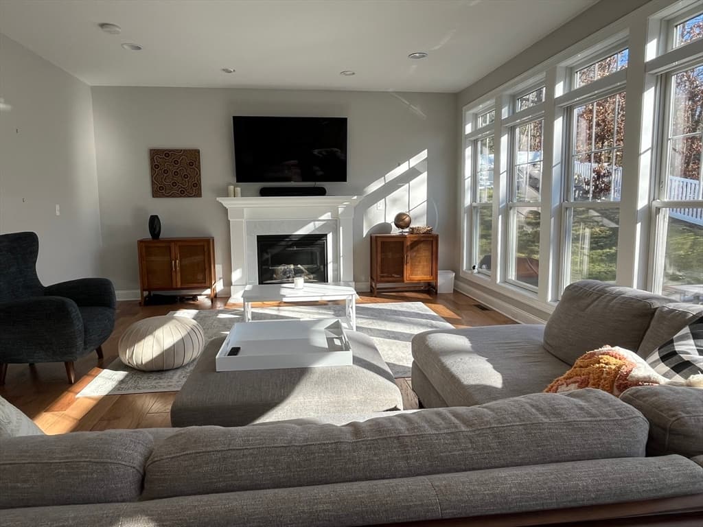 17 Woodlot Dr photo 4