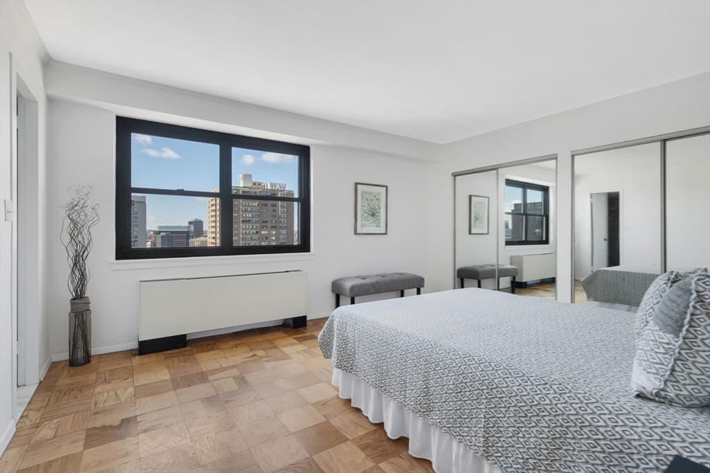 9 Hawthorne Pl #16D photo 4