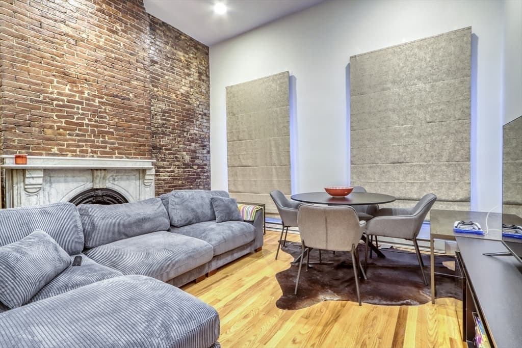 672 Tremont #Parlor photo 2