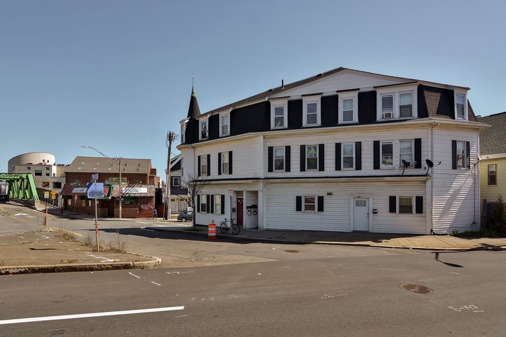 152 Cross Street photo 2