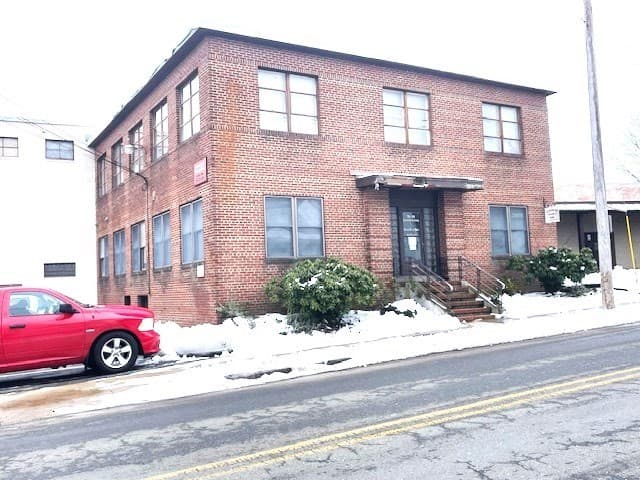 75 Water St photo 5