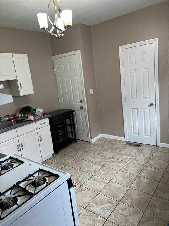 35 Clark Ave photo 4
