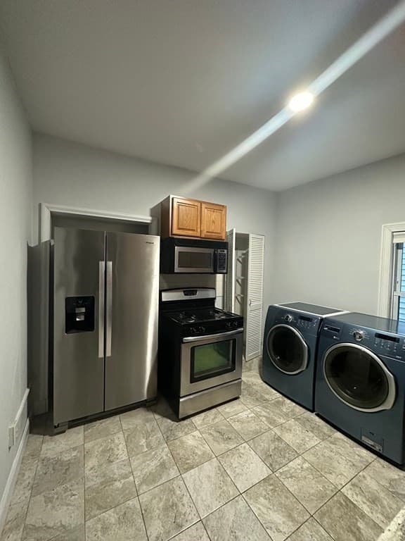 24 Dunmore St #2 photo 3