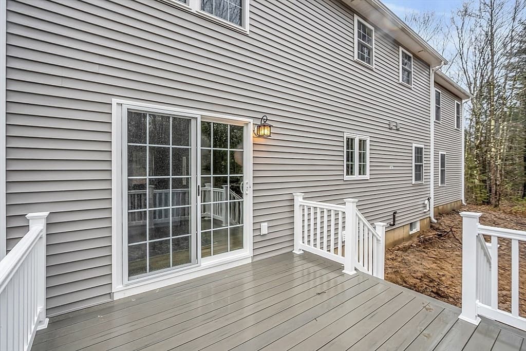 526 Hubbardston Rd photo 5