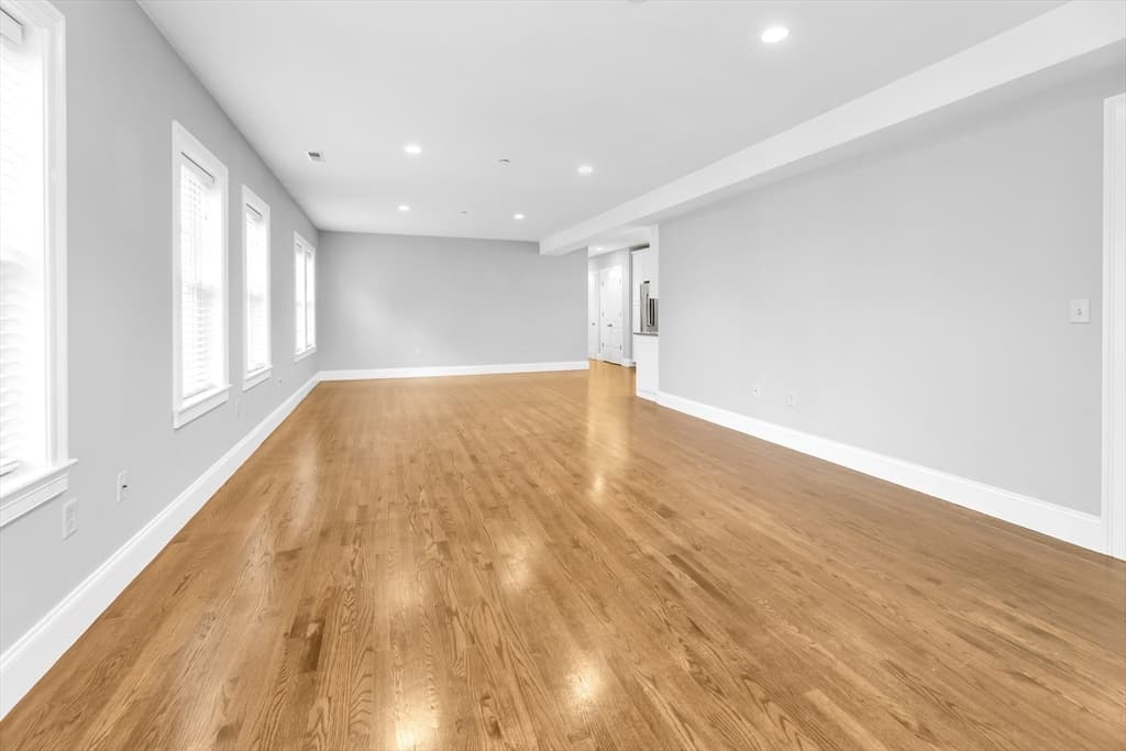 330 Dorchester St #2 photo 4
