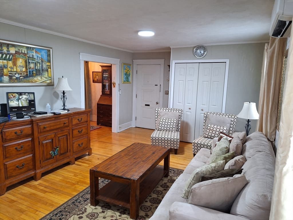 133 Wallace Ave photo 5