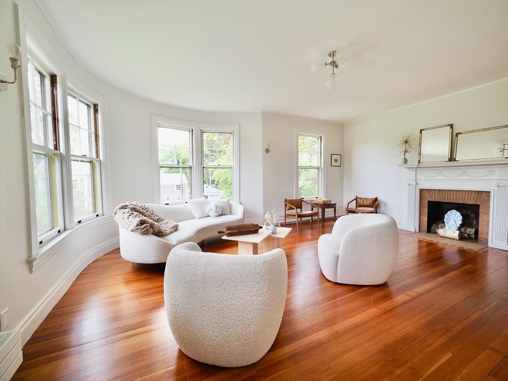 222 Elm Street #B photo 3