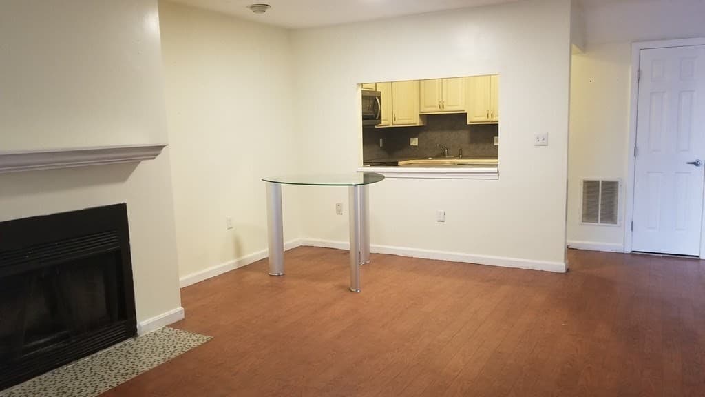 160 Quincy Shore Dr #115 photo 4