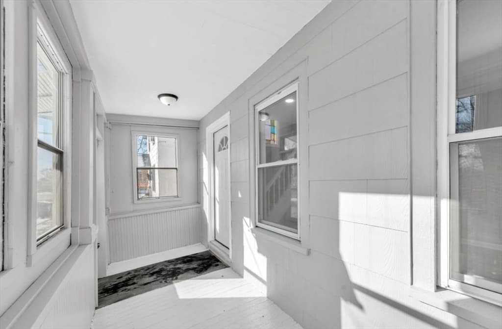 248 Parker St photo 3