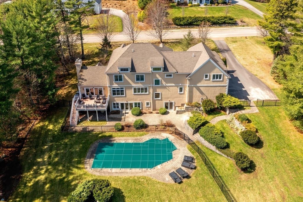 257 Country Club Way