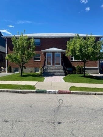 11 Chapel St #11
