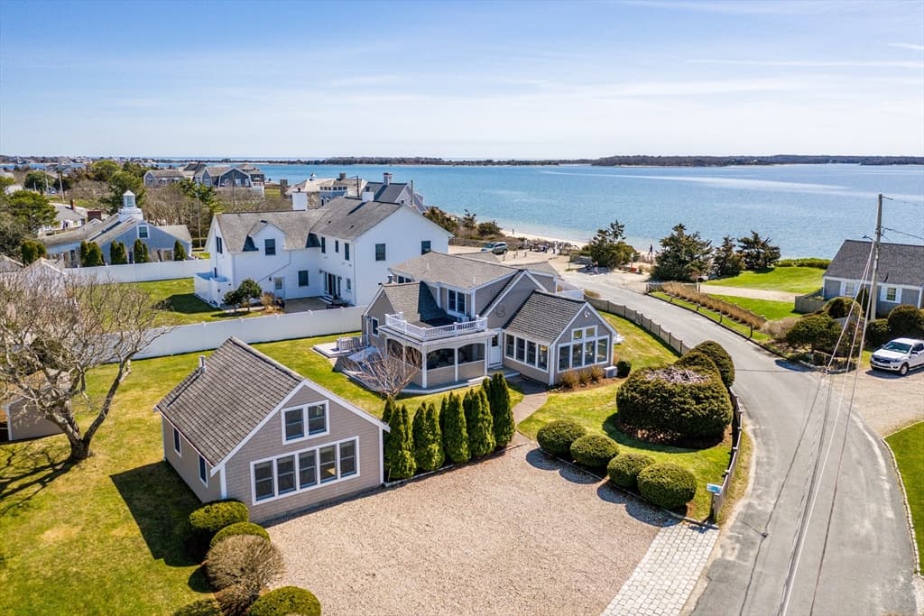 10 Bay Rd