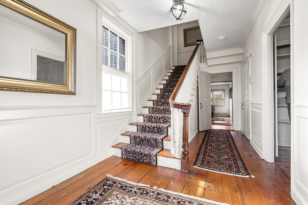 111 Elm Street photo 3