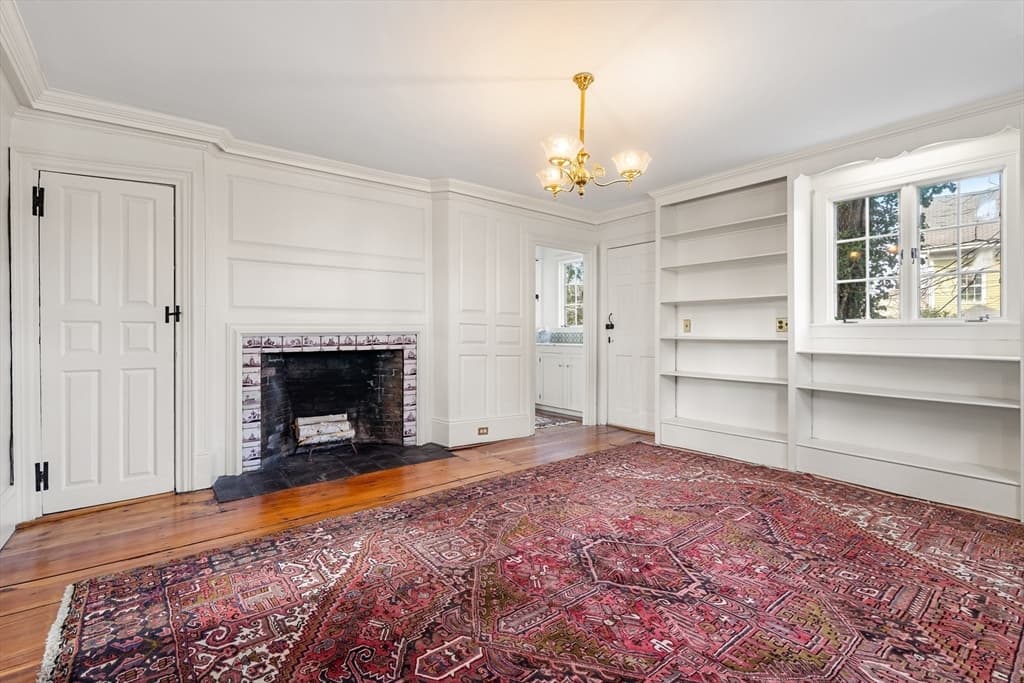 111 Elm Street photo 5