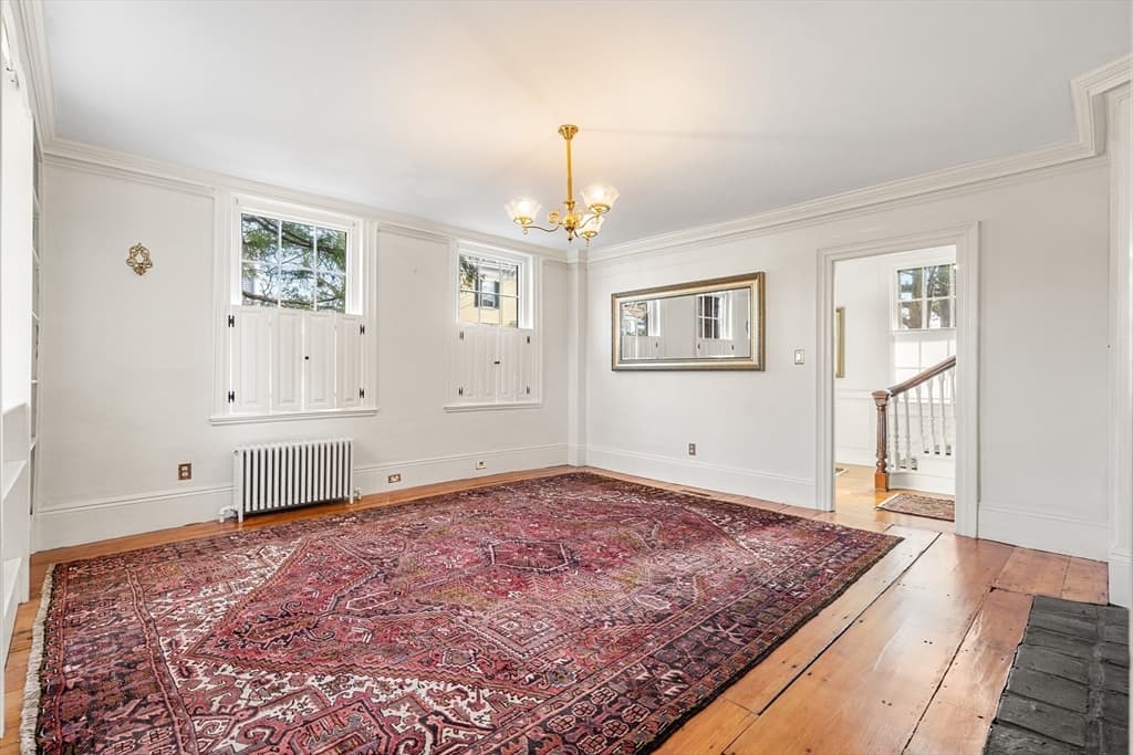 111 Elm Street photo 4