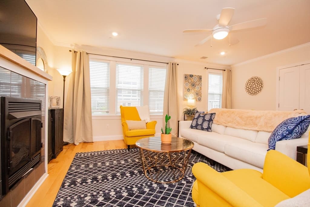1008 Tremont St #1 photo 3