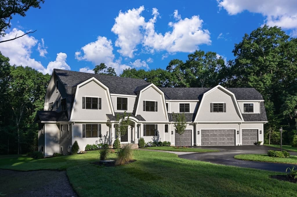 3 Aston Court
