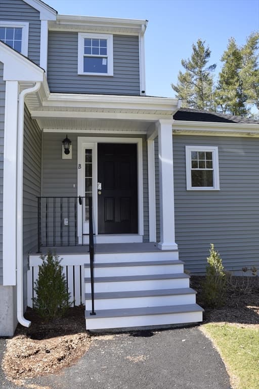 492 Richmond Street #B photo 3