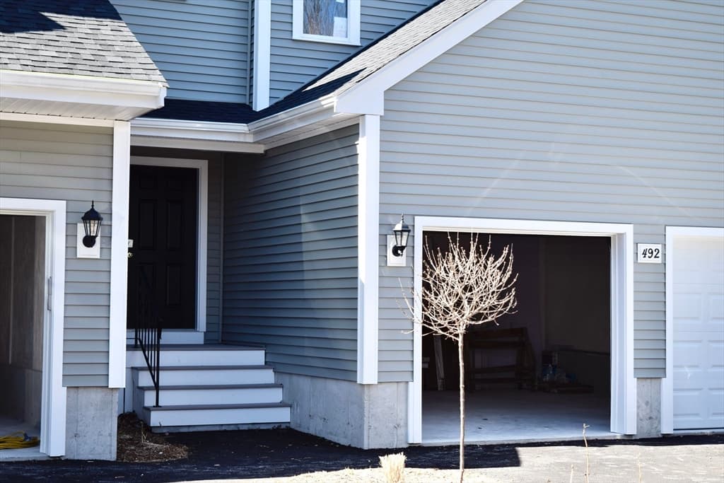 492 Richmond Street #B photo 4