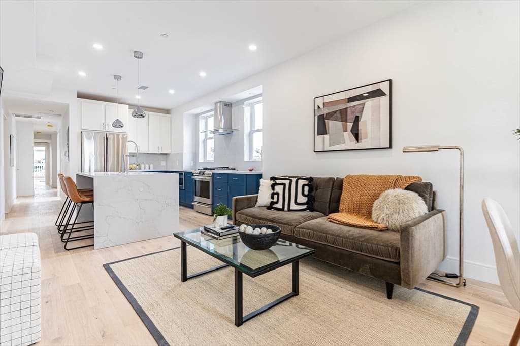 106 Webster #PH2 photo 5