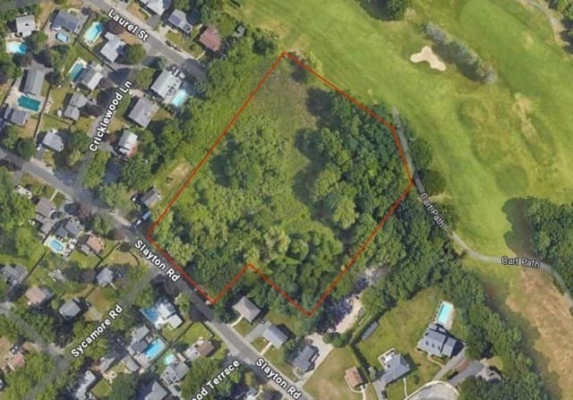 36 Slayton Rd photo 2