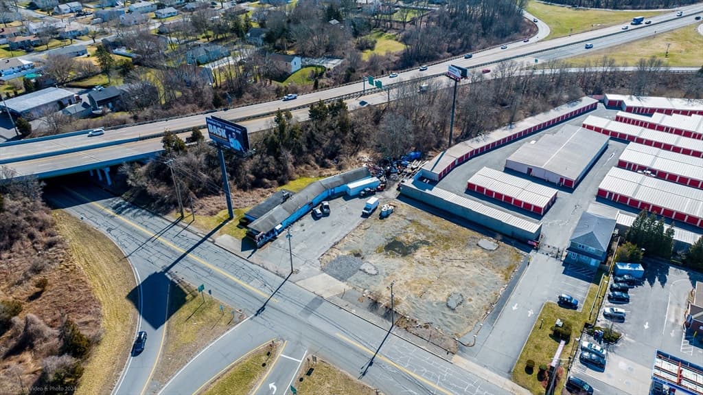 360 Hathaway Road photo 3