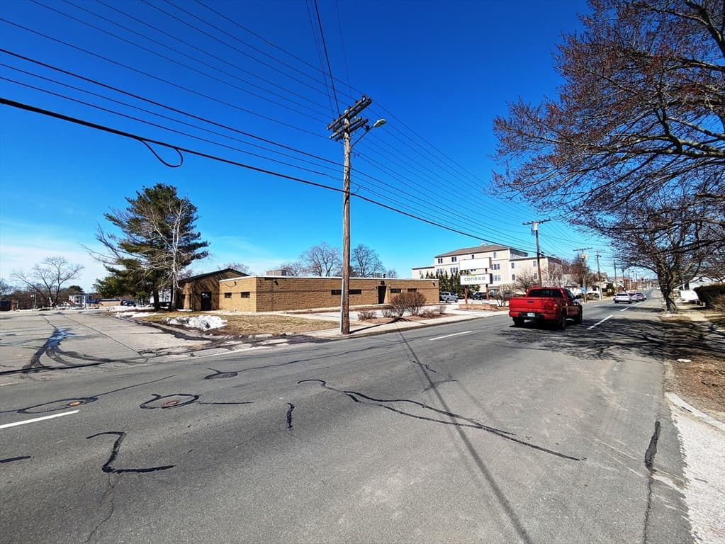 25 S Maple Street photo 3