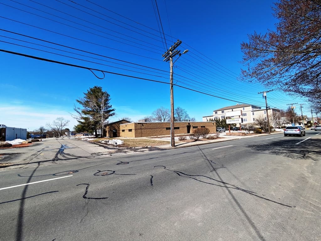 25 S Maple Street photo 4