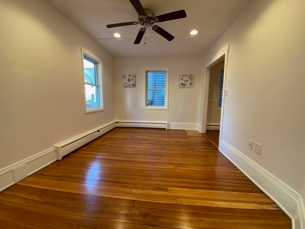 22 Carlton St #1 photo 3
