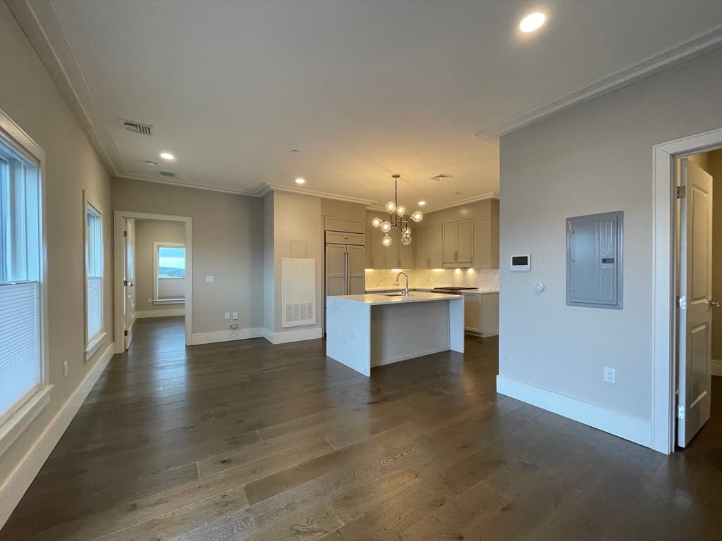 214 Market #503