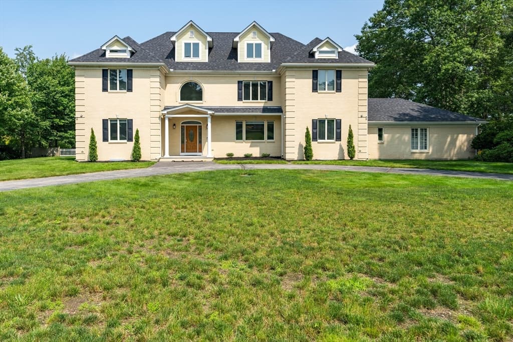 38 Woodvue Rd photo 3