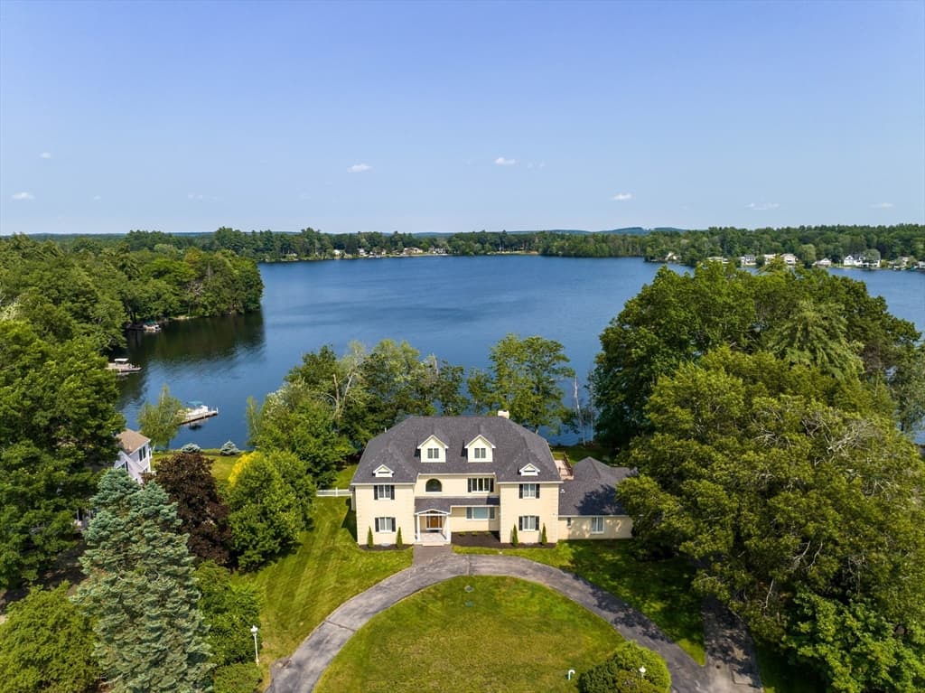 38 Woodvue Rd