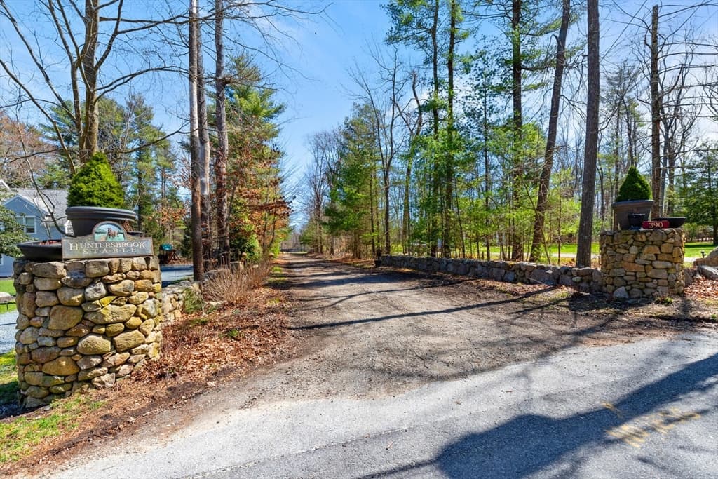 390B-396 Circuit Street photo 3