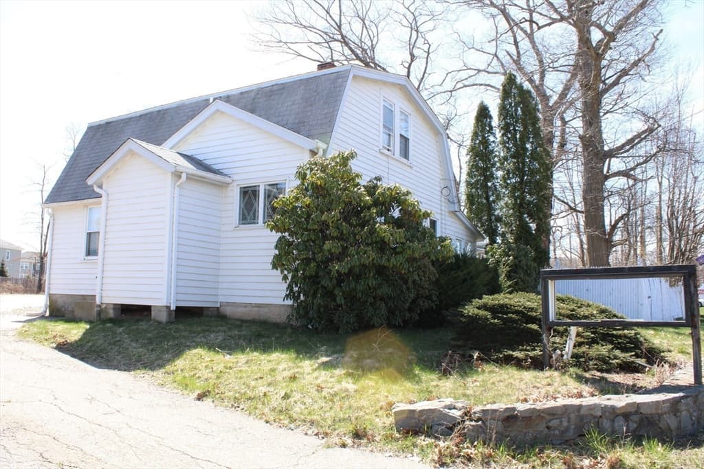 79 Washington St photo 3