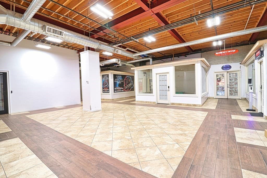 582 Essex Street #2