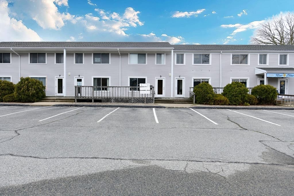 254 Shore Rd #D 1st floor photo 2