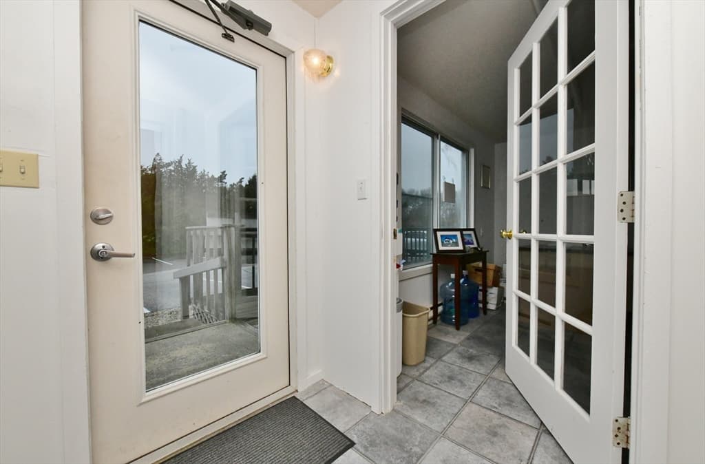254 Shore Rd #D 1st floor photo 5