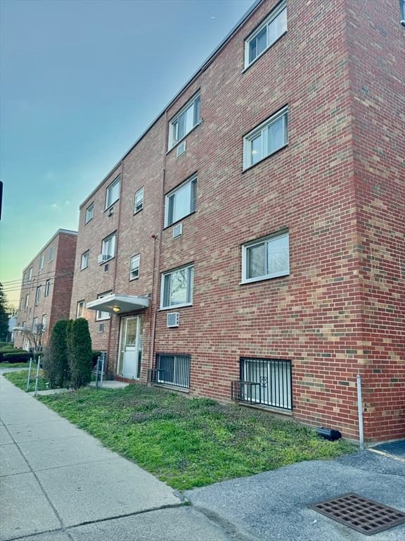 361 Faneuil St #4