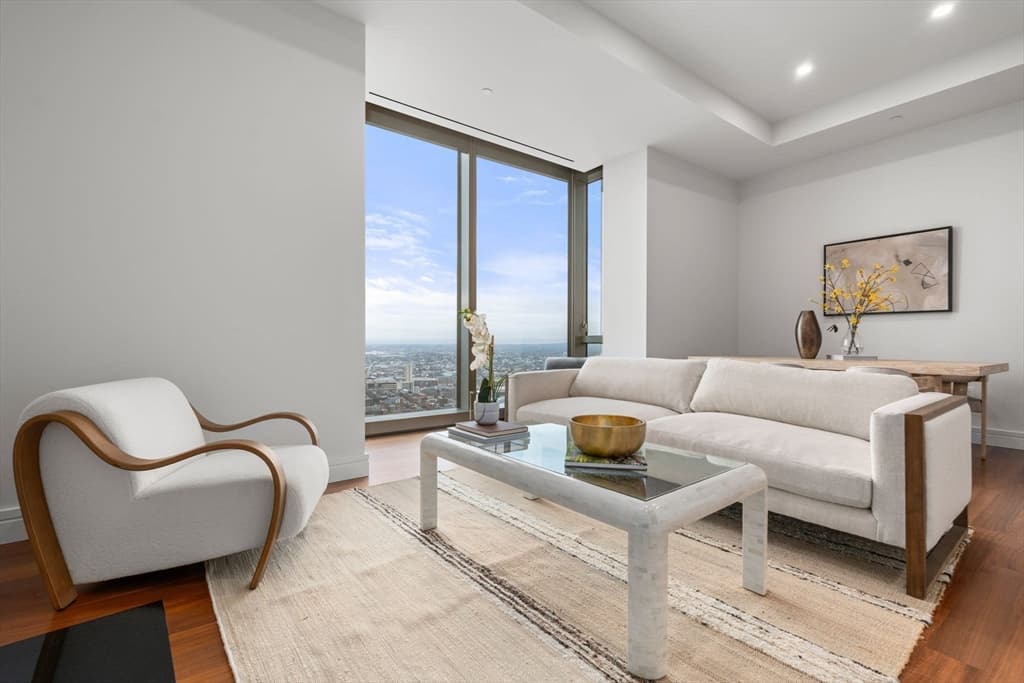 1 Dalton St #4703