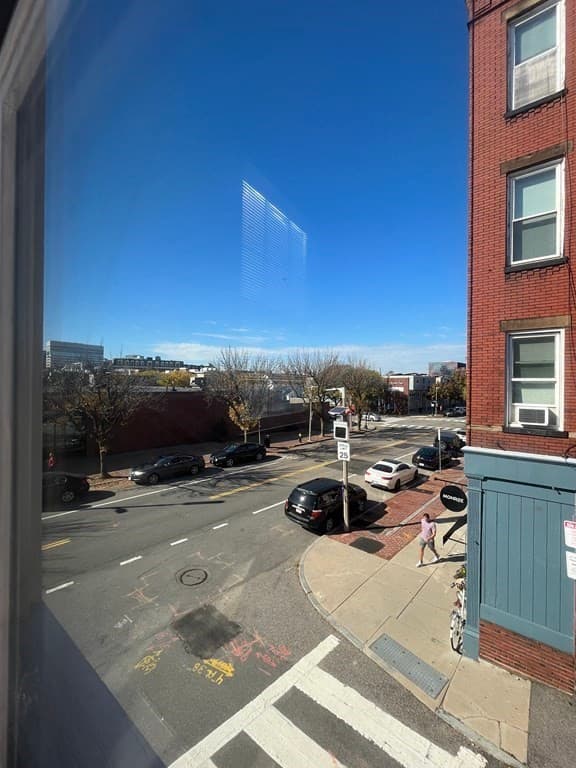 193-201 Main photo 2