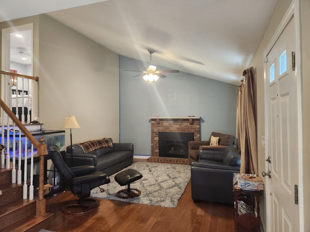 400 King James Blvd photo 3