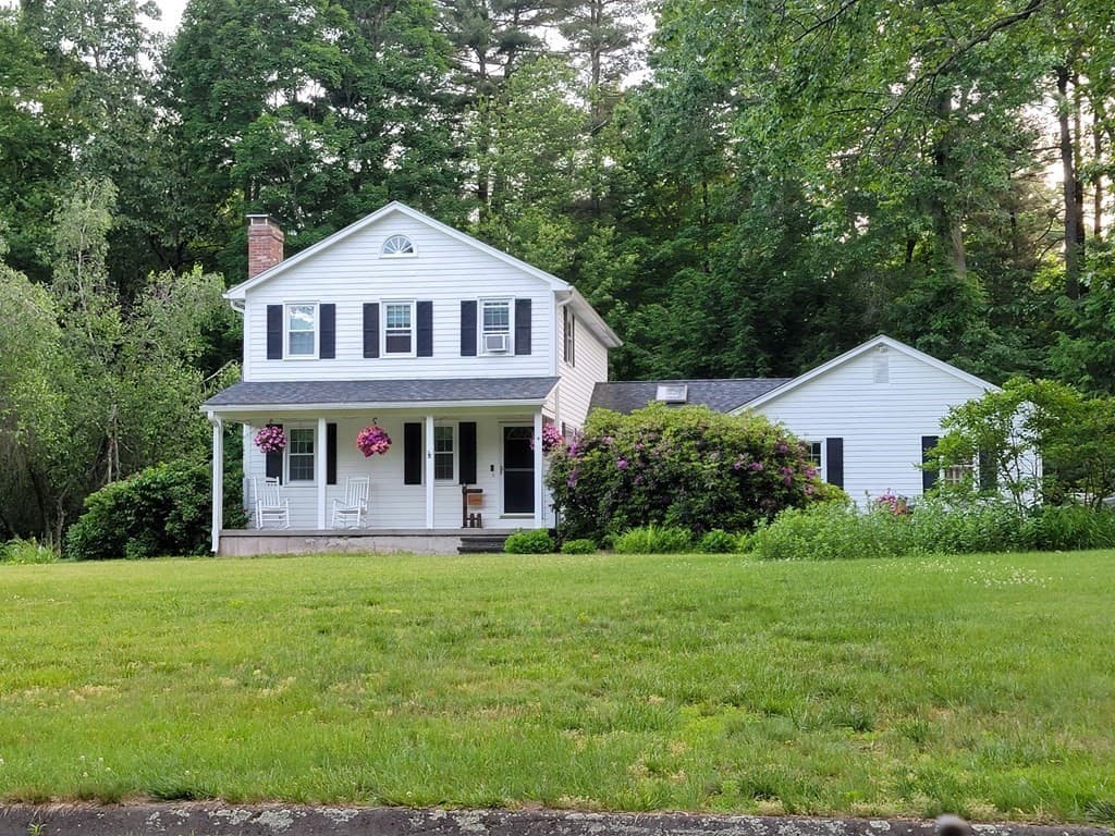 4 Colony Dr photo 2