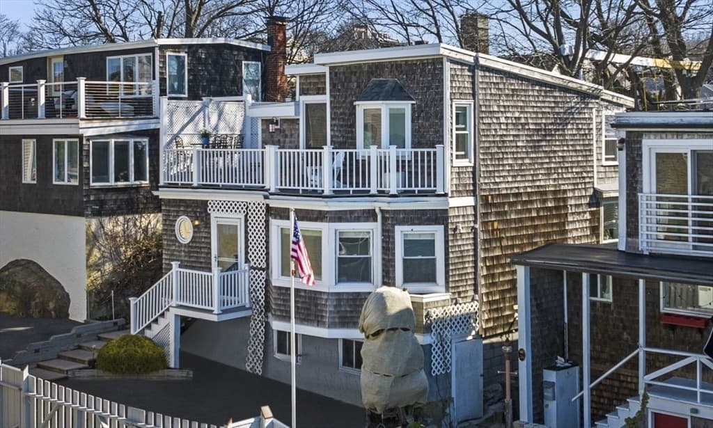 20 Rollins Ave photo 4